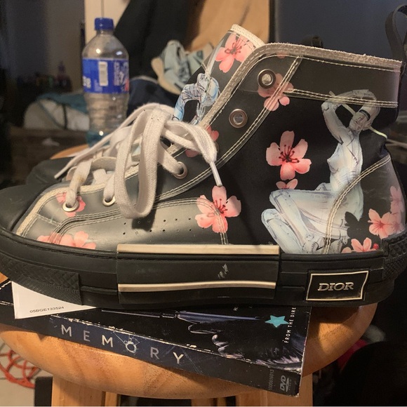 2 pair of Dior shoes that are still in good shape and cheap! - Picture 2 of 8